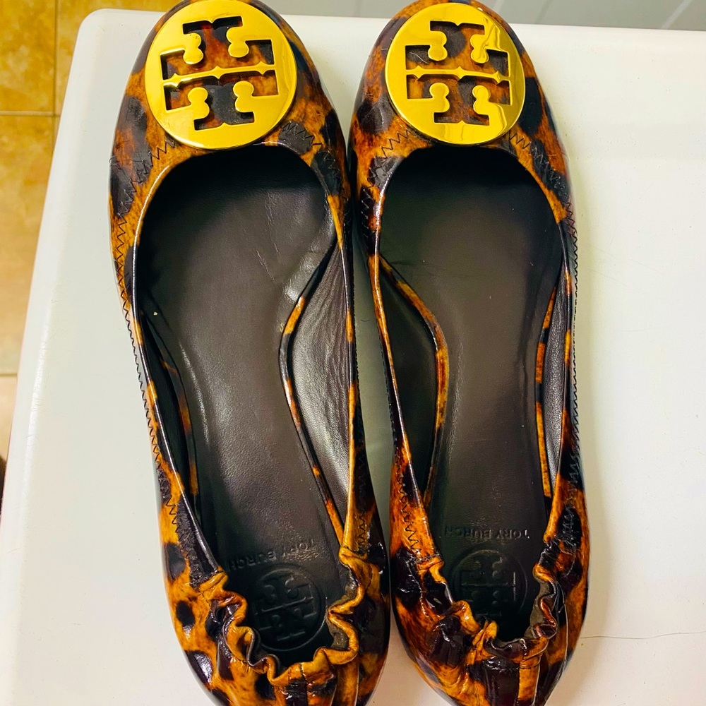 Like New, Gently used Tory Burch Flats!